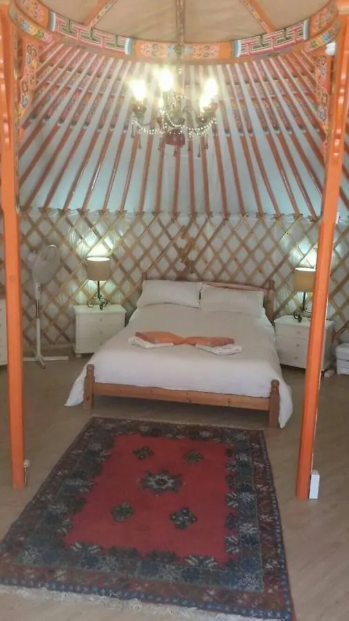 ホテル Eldorado Yurt アルガロボ